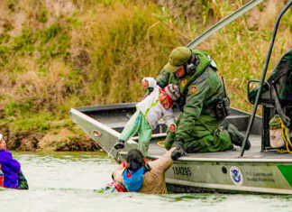 Sute de români de etnie romă traversează ilegal granița dintre Mexic și SUA