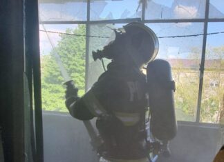 Incendiul stins cu autospeciala într-un bloc din Satu Mare
