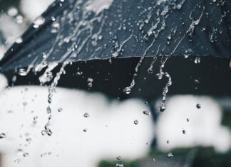 Vremea: săptămâna începe cu ploi torențiale, vânt și, izolat, grindină