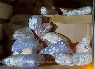 15.000 pachete cu țigări decoperite într-o autoutilitară condusă de un cetățean polonez